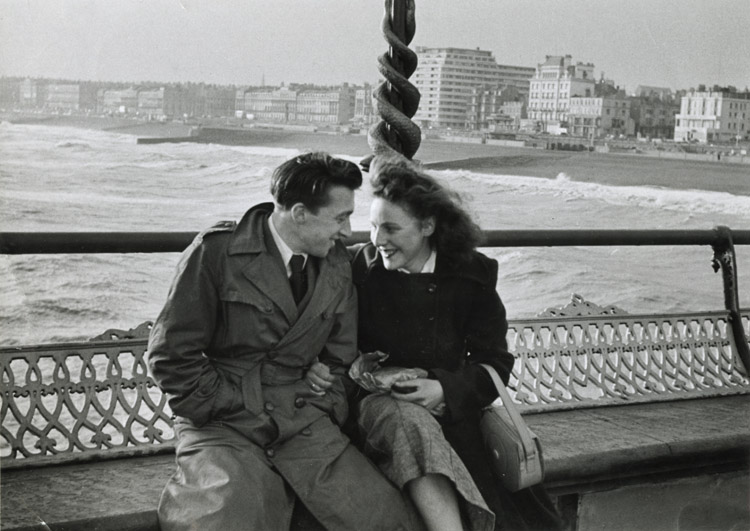 Henri Cartier-Bresson - "Generations", East Sussex. Brighton, UK