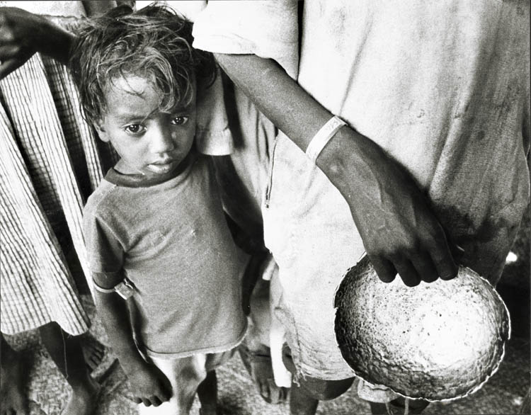 Barry Thumma - Young Ethiopian Child Caught in Famine in Ethiopia