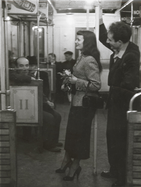 Robert Doisneau - Marc and Christiane Chevalier in the Paris Metro