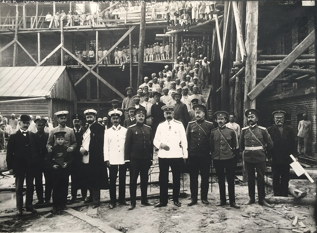 Sergey Mikhaylovich Prokudin-Gorsky (attributed to) - Russian Prison Officers, Guards and Prisoners