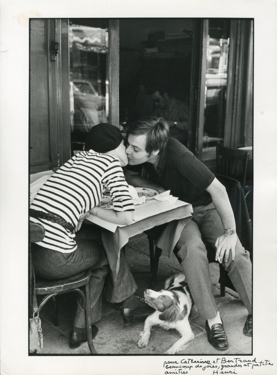 Henri Cartier-Bresson - Baiser, Boulevard Diderot, Paris