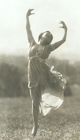A. Harlingue - Dancer Jeanne Ronsay at St. Cloud, France (4 Images)