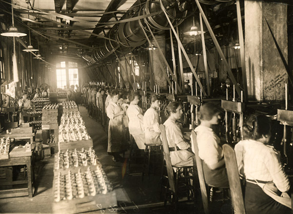 Internation Film Service Inc. (Committee on Public Information) - American Women Making Shells for WWI