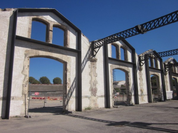At the Ateliers, the building site of F.Gehry's tower. (photo by Gisèle Tavernier)